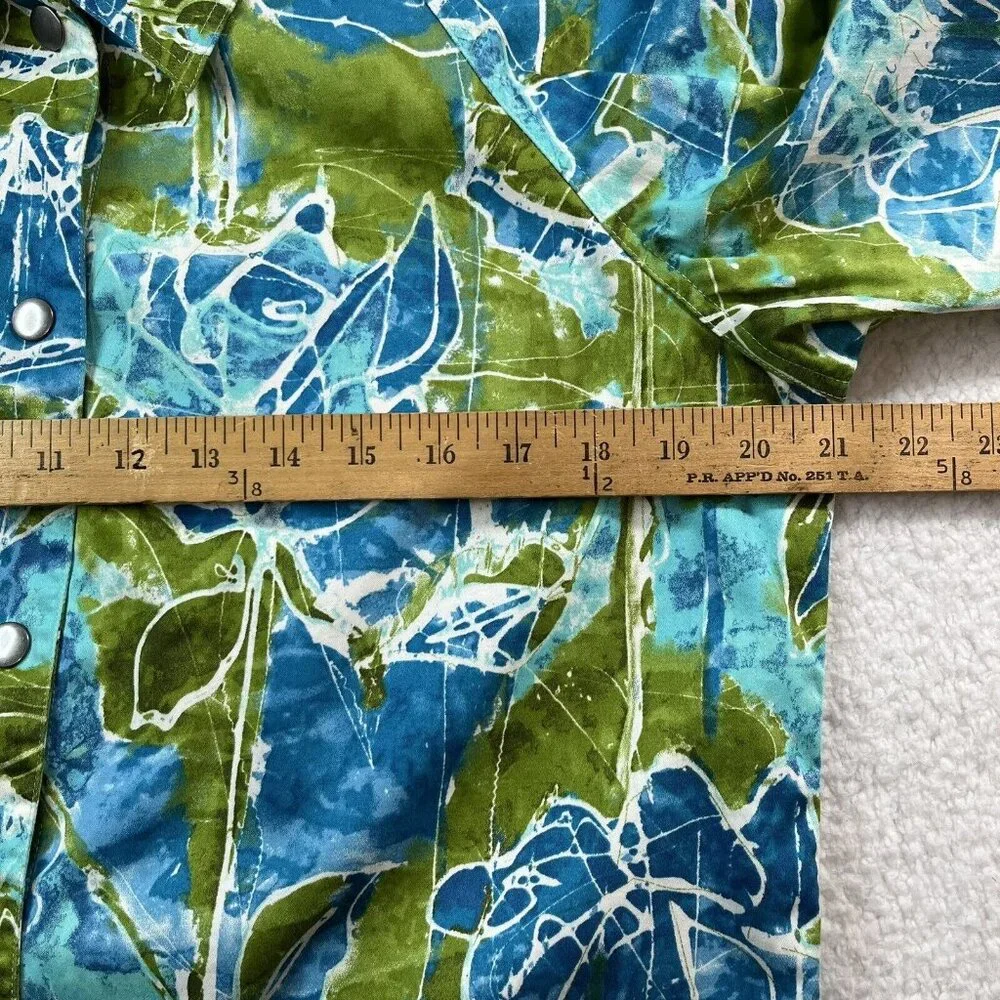 Chico's Women's Artsy Floral Jacket Snap Pockets Lightweight Size 2 L Blue Green